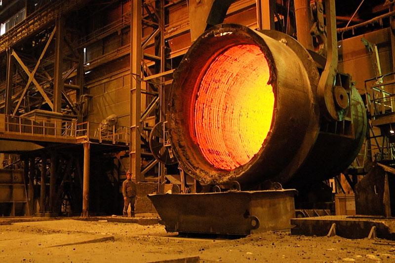 Glowing rotary kiln with a high-temperature refractory lining